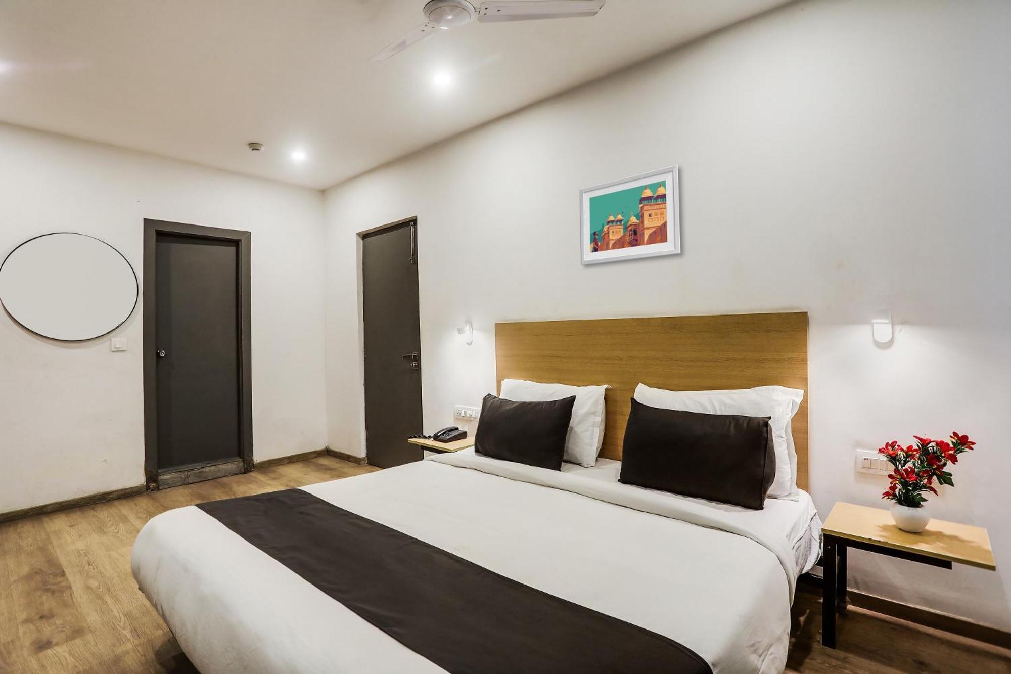 Townhouse Rajdhani Residency Sururnagar Bagian luar foto